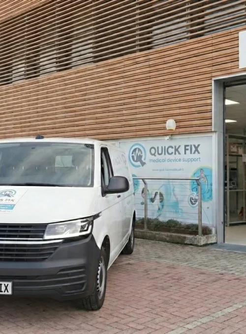 Gestire un magazzino apparecchiature medicali esterno per ottimizzare la rete distributiva